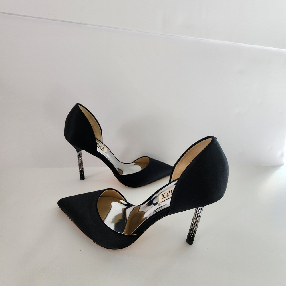 Women Shoes.  ‎ Badgley Mischka Black Heels